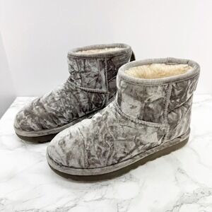 UGG Classic Mini Velvet Boots Womens 6 Grey Silver Crushed Ankle‎ Booties EUC